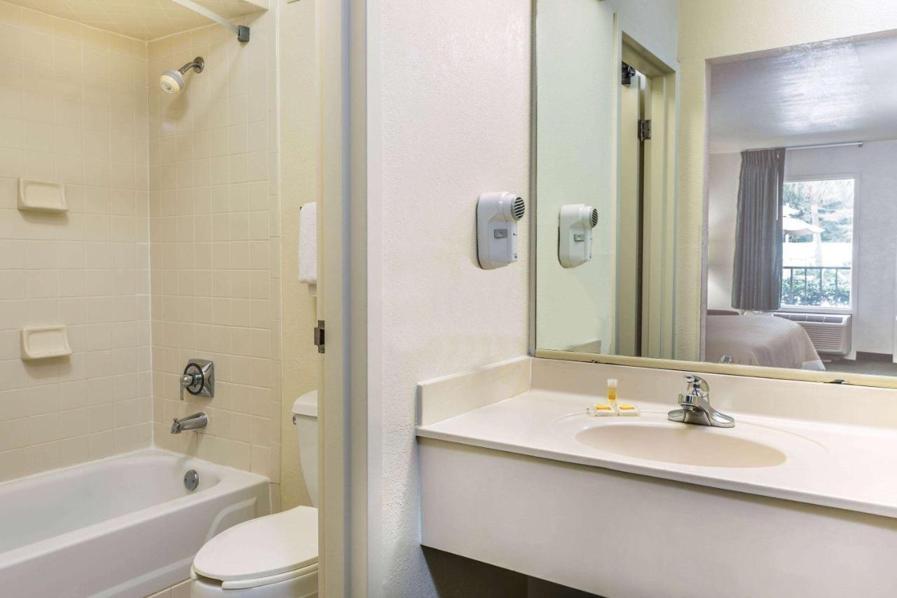 Days Inn By Wyndham Lake Park/Valdosta Esterno foto