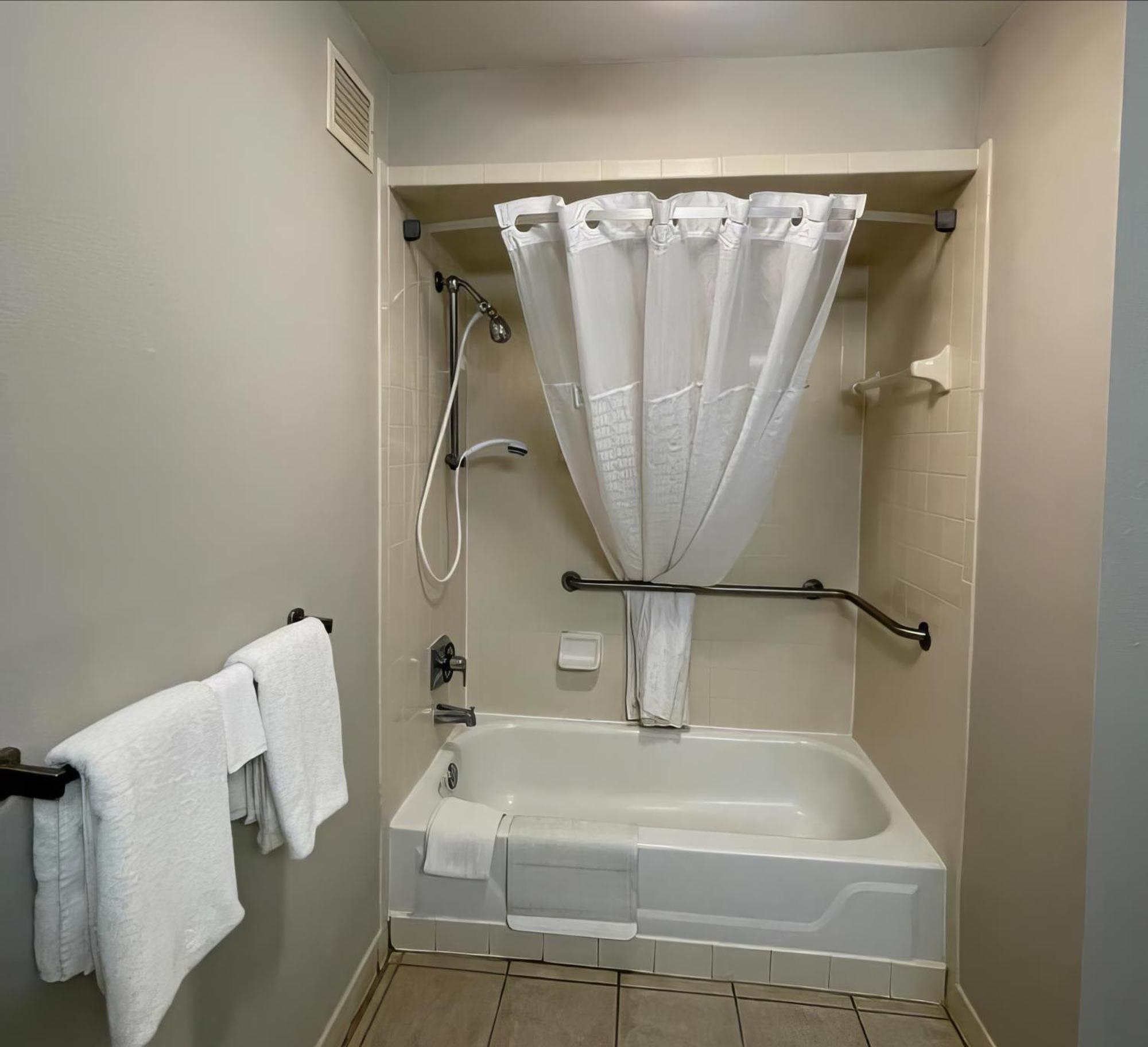 Days Inn By Wyndham Lake Park/Valdosta Esterno foto