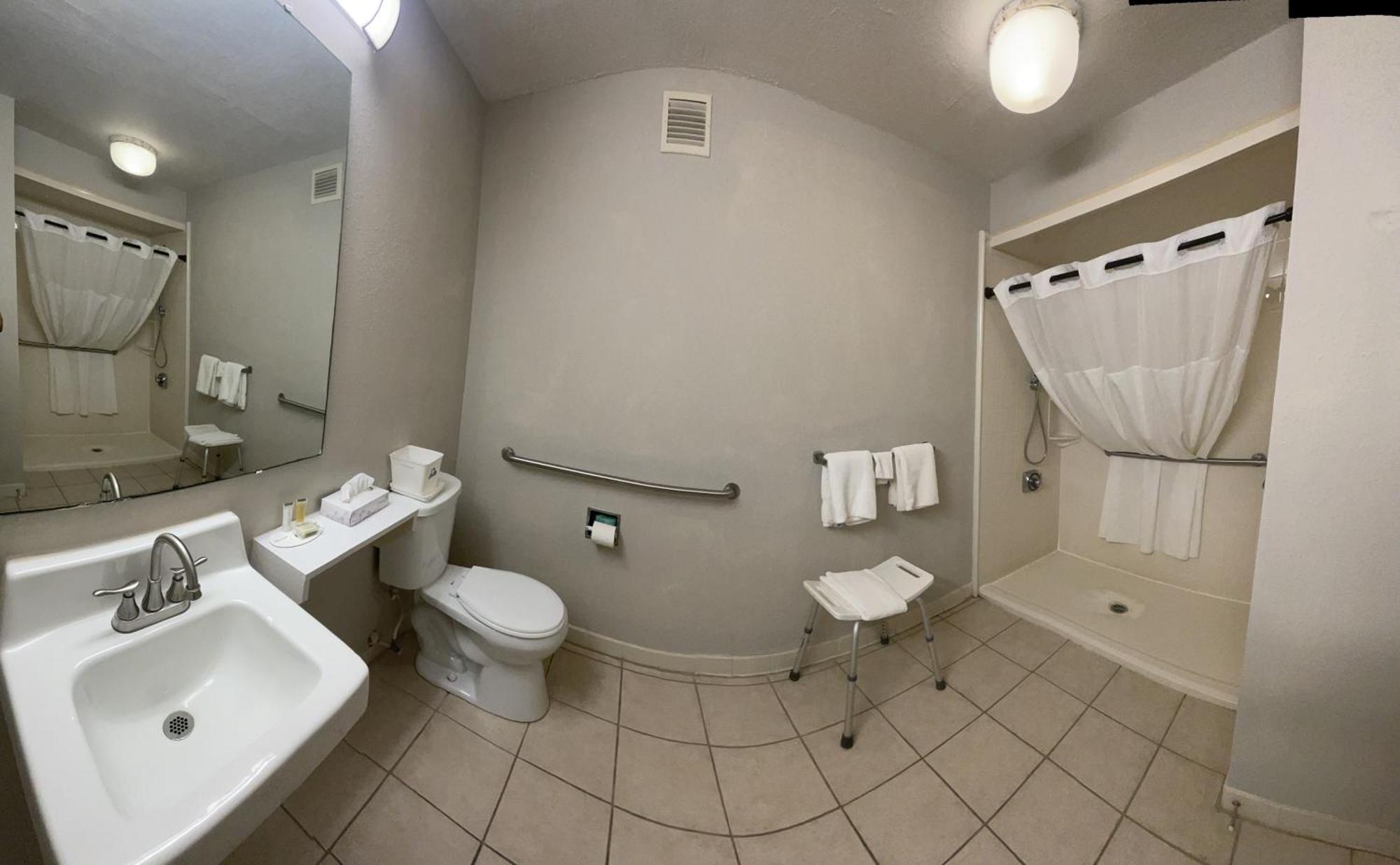Days Inn By Wyndham Lake Park/Valdosta Esterno foto