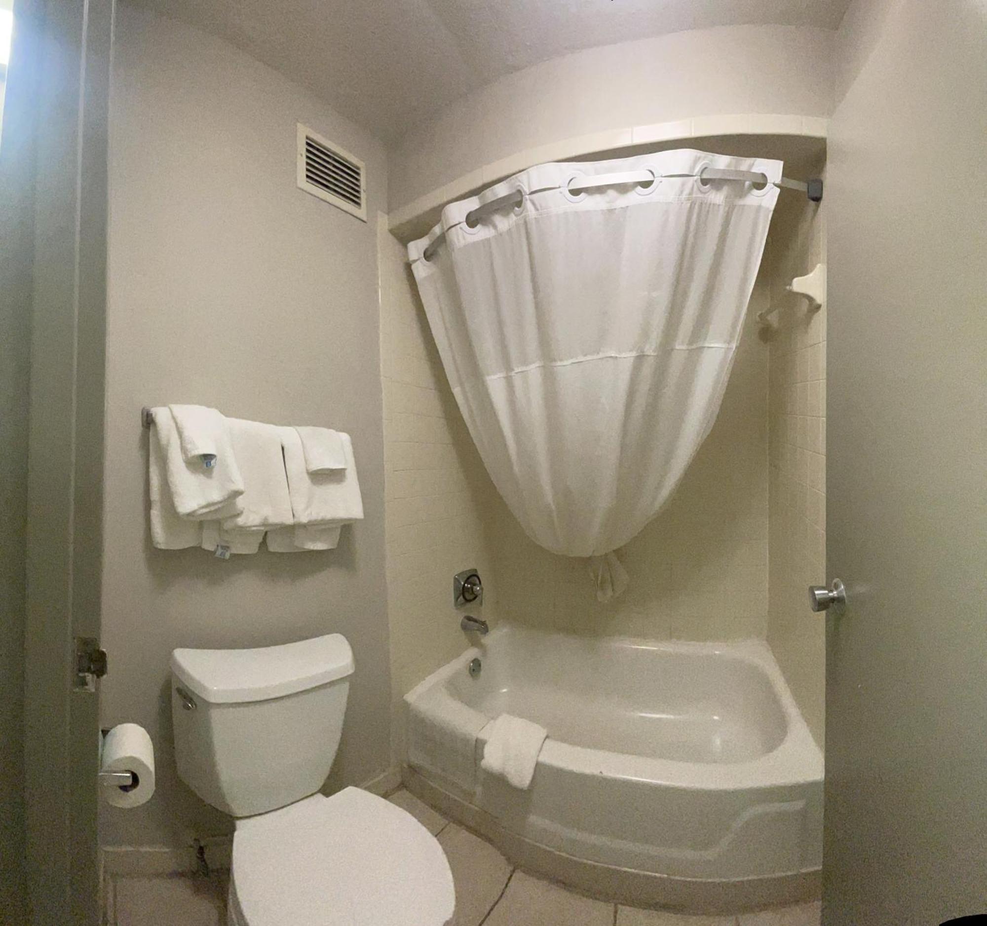 Days Inn By Wyndham Lake Park/Valdosta Esterno foto
